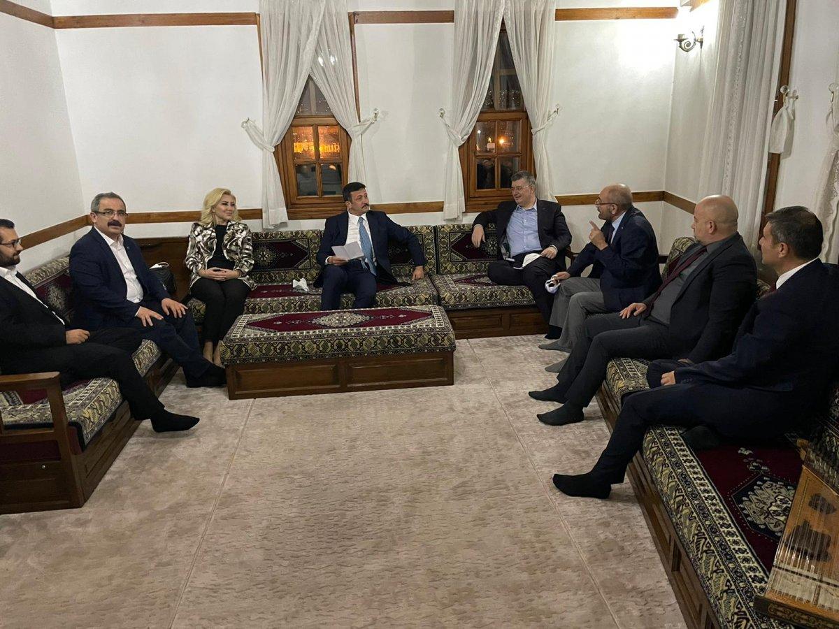 Hamza Dağ: Türk siyasetinde yalancı bir genel başkan var