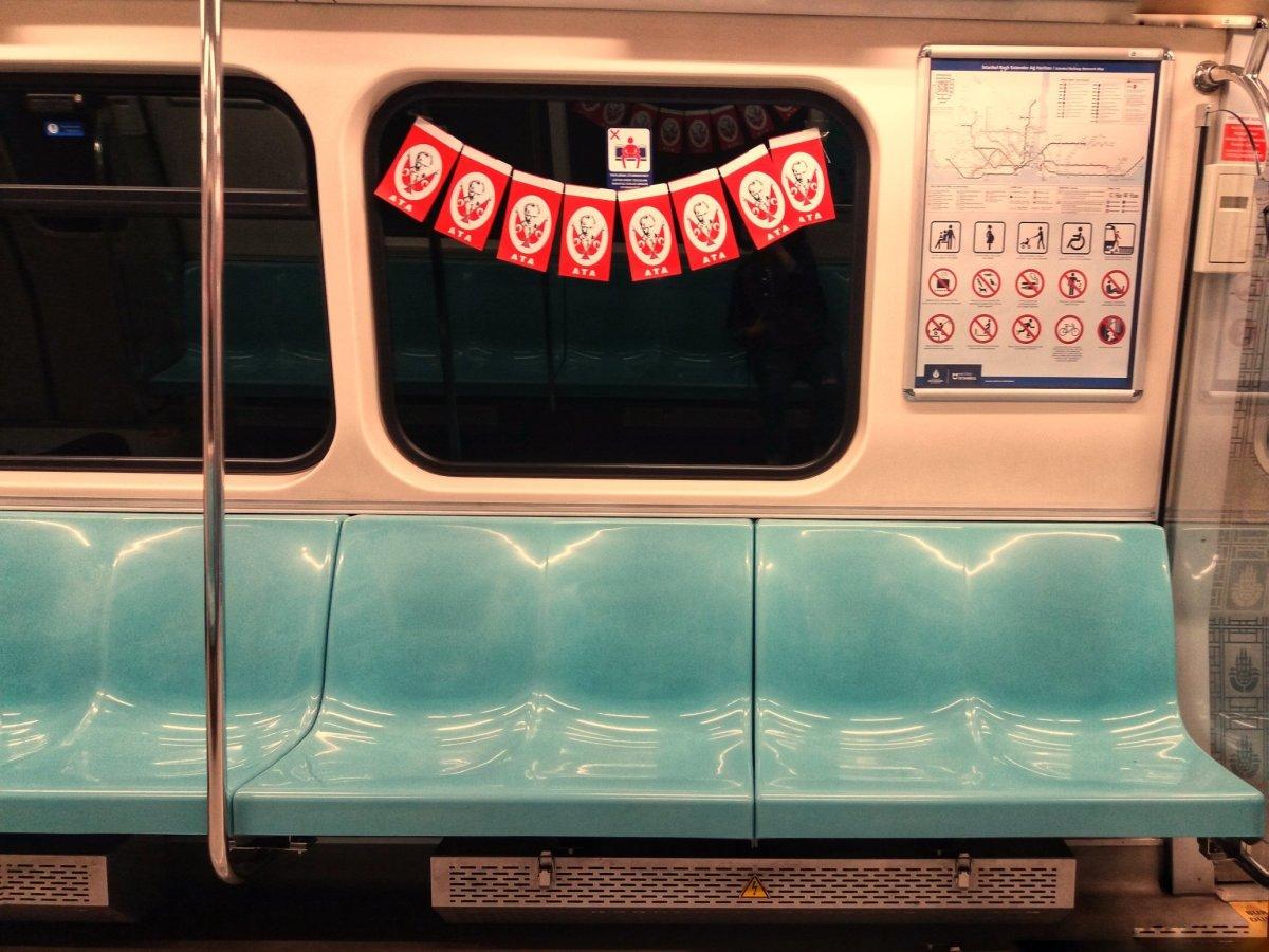 İBB'nin metroları bayrakla süslemesinin maliyeti belli oldu