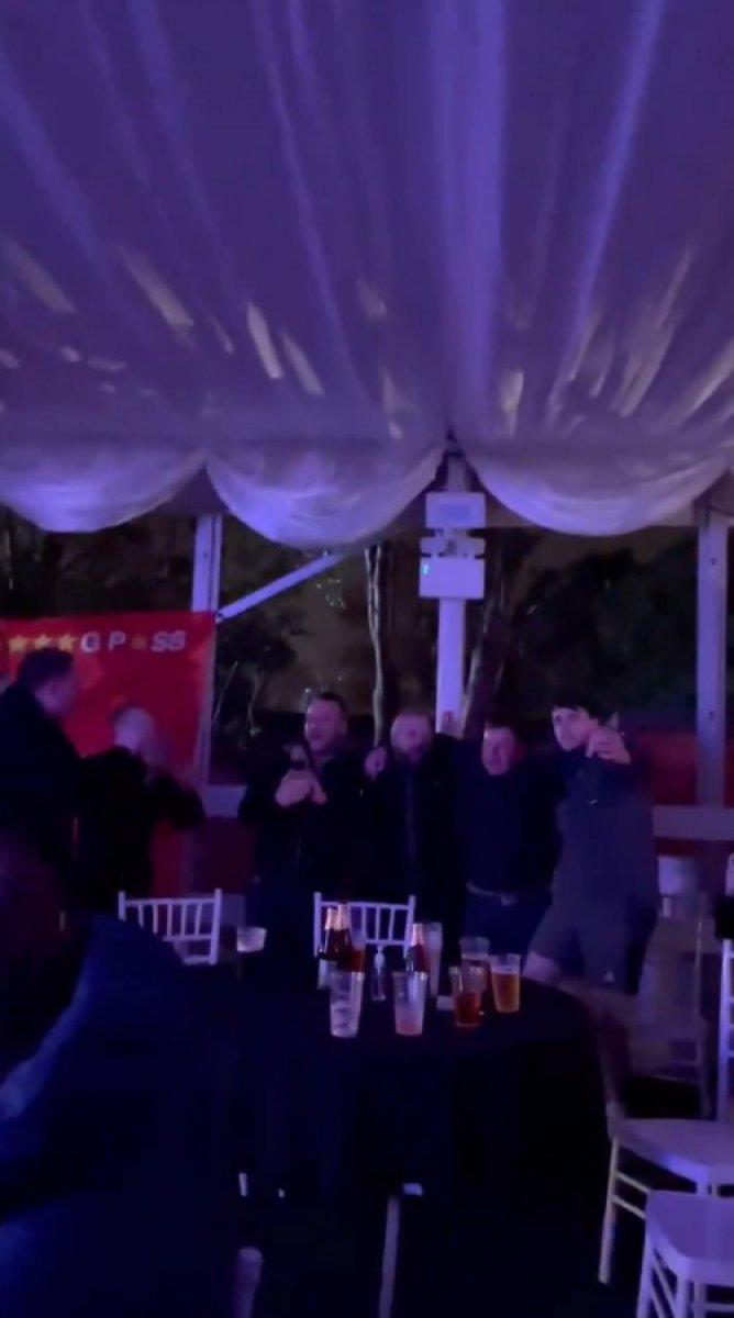 Liverpool taraftarı Ozan Kabak'a beste yaptı