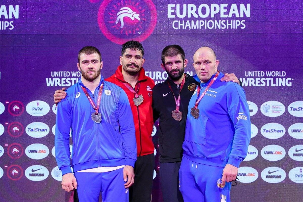 Cumhurbaşkanı Erdoğan, Taha Akgül'ü telefonla arayarak kutladı