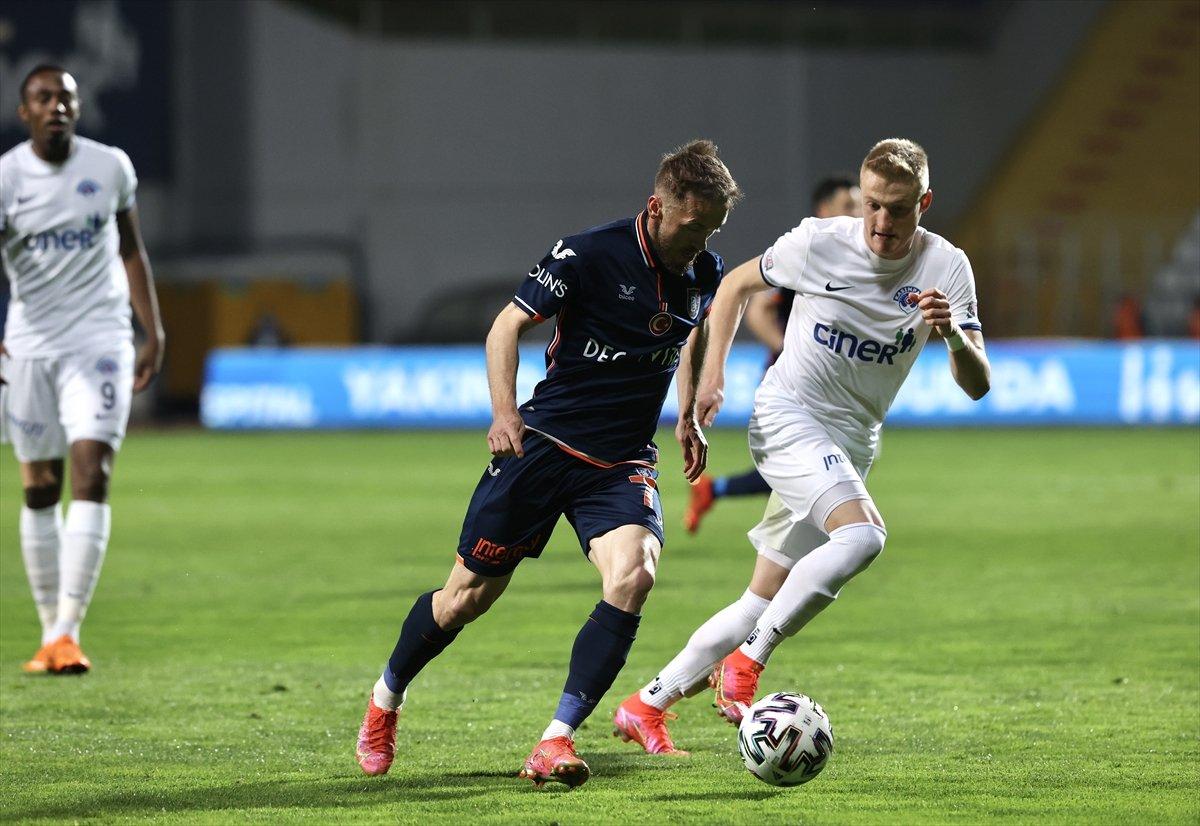 Başakşehir'den ligde kalma yolunda kritik galibiyet