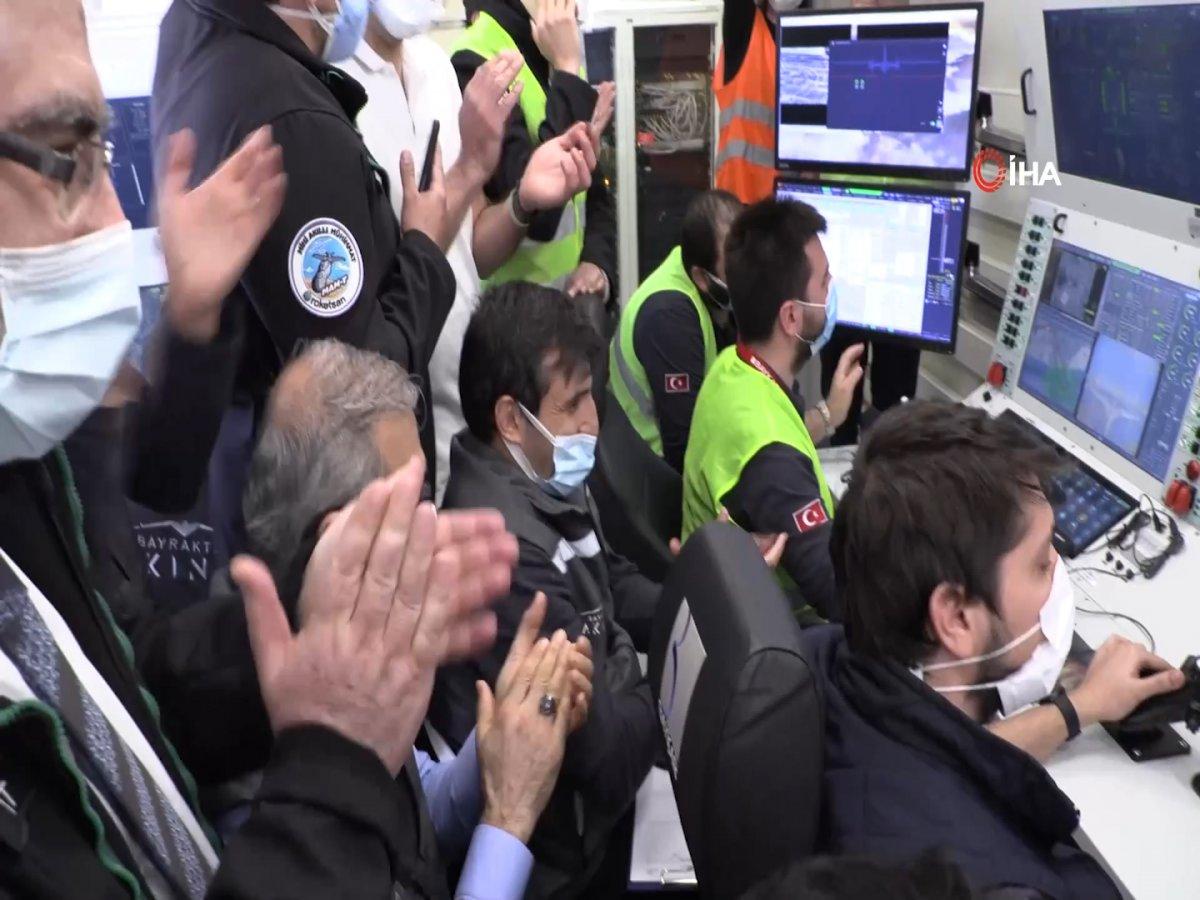 Bayraktar AKINCI TİHA ilk test atışında 12'den vurdu