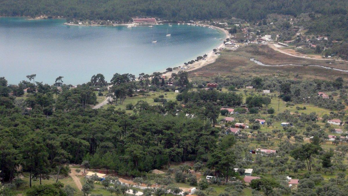 Muğla Akbük Koyu'nda kaçak yapıların yıkımının ilk etabı tamamlandı