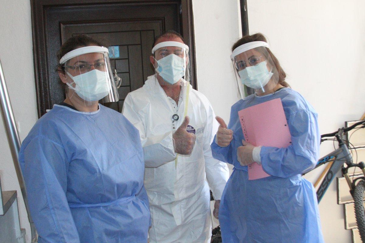 Antalya'da ikna timi aşı hizmetini vatandaşın ayağına getirdi