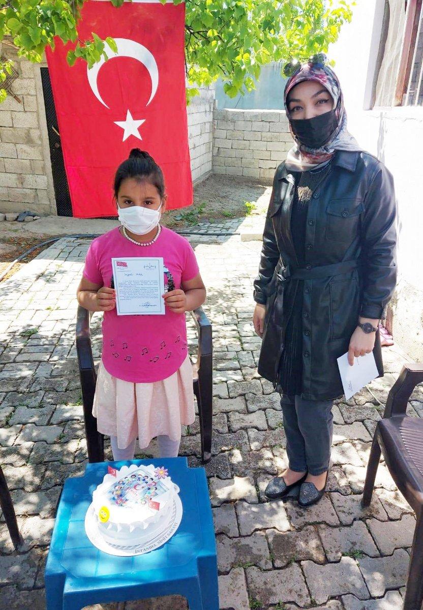 Iğdır'da 23 Nisan doğumlu öğrencilere sürpriz yapıldı