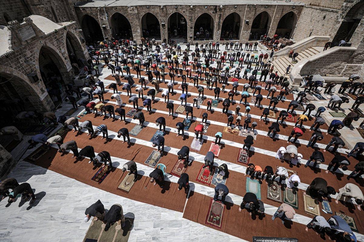 Gazze'de Ramazan ayının ikinci cuma namazı