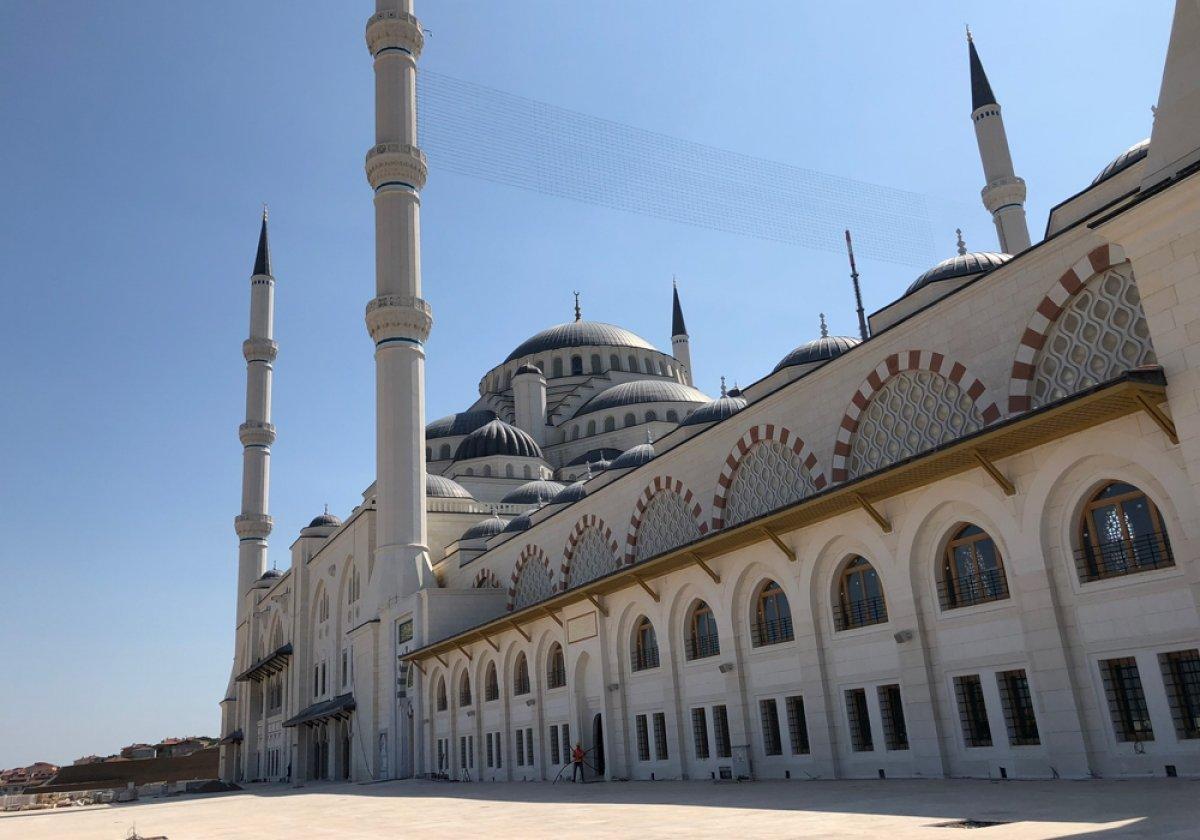 Çamlıca Camii