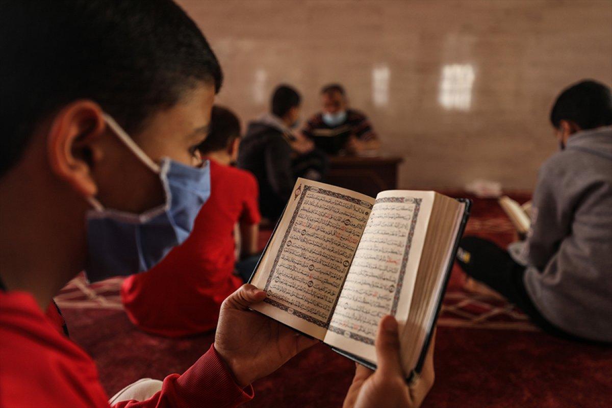 Gazze'de Ramazan ayının ikinci cuma namazı