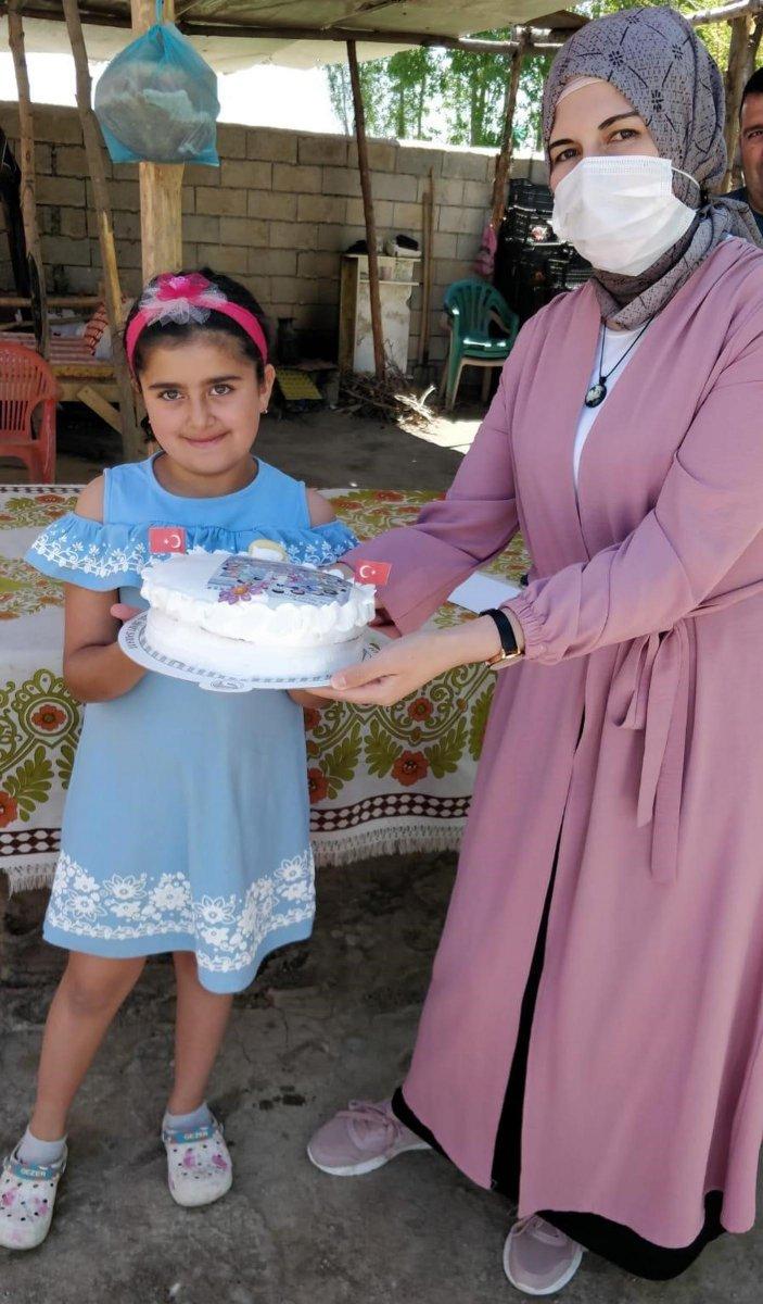 Iğdır'da 23 Nisan doğumlu öğrencilere sürpriz yapıldı