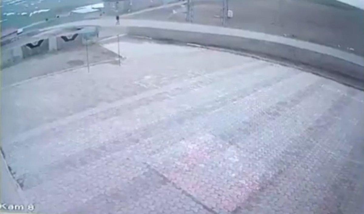 Ağrı Mert Yeşil Türk bayrağı