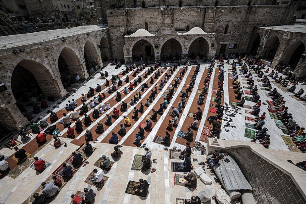 Gazze'de Ramazan ayının ikinci cuma namazı