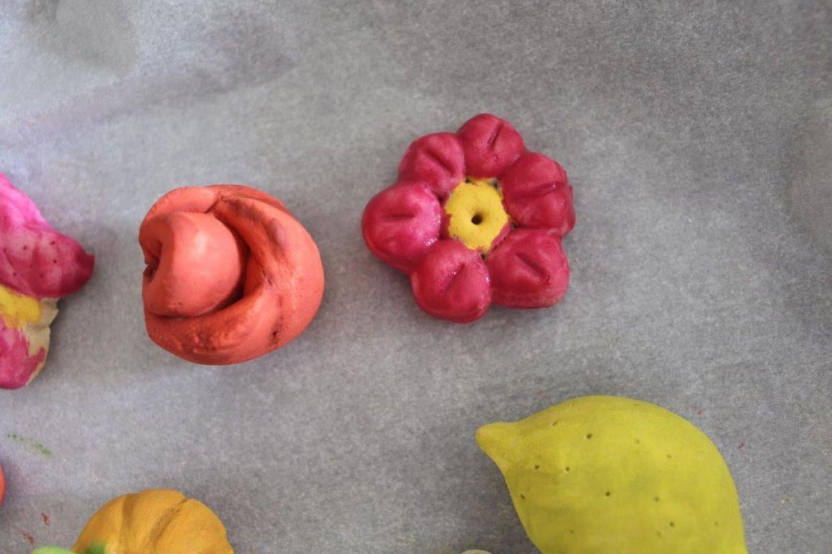 Çocuklar için geliştirici ve eğlendirici 23 Nisan aktivitesi: Tuz seramiği