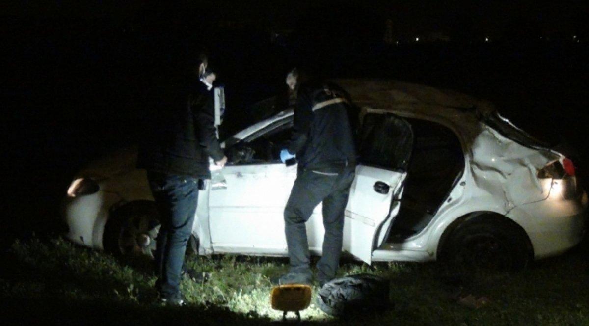 Antalya'da kontrolden çıkan otomobil takla attı