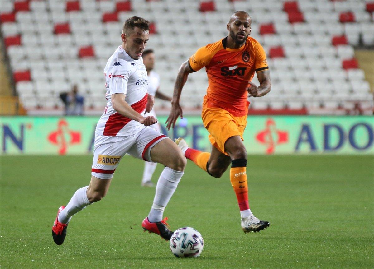 Galatasaray deplasmanda Antalyaspor'u mağlup etti