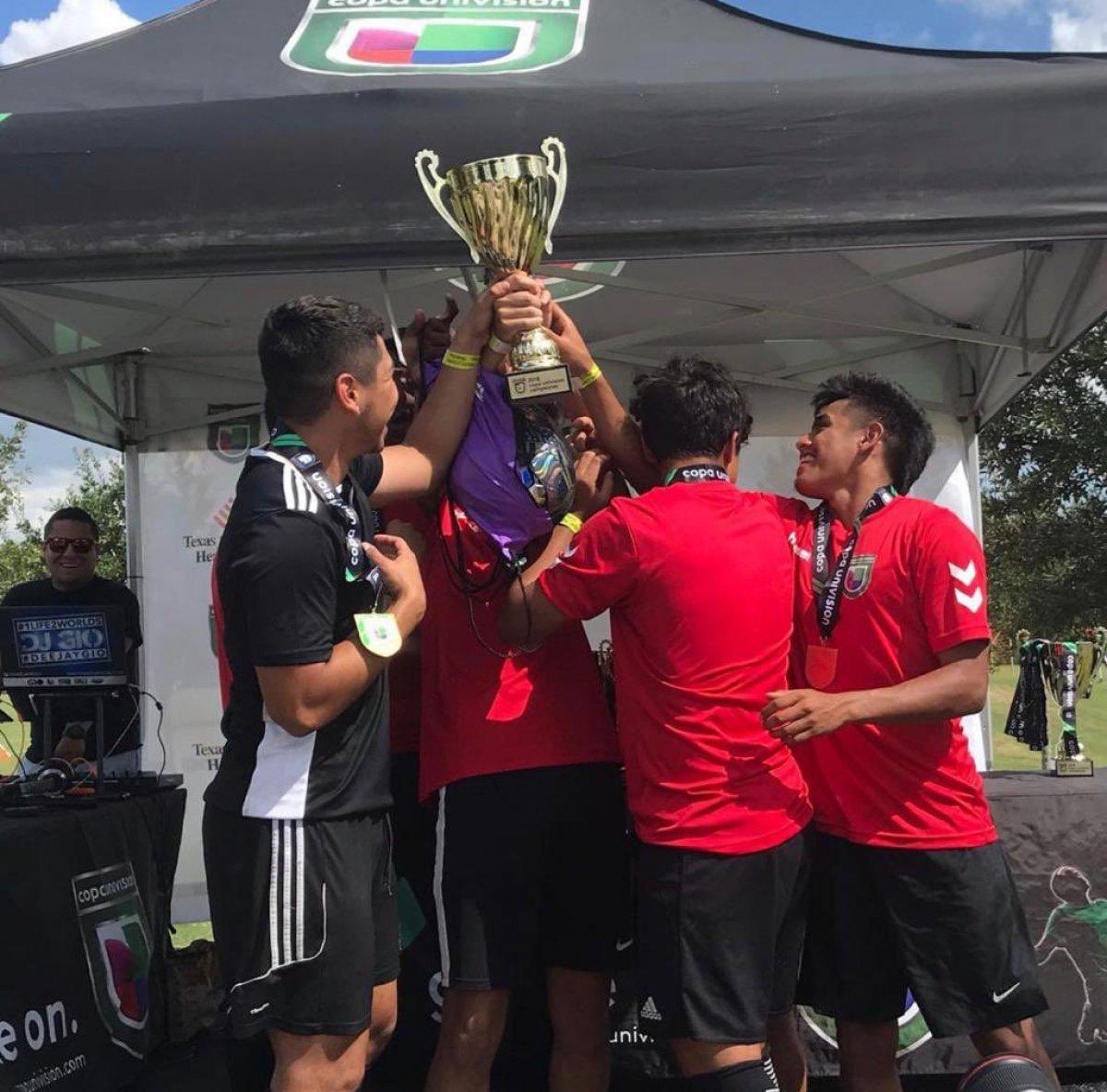 Akhisar'dan 'sahte futbolcu' iddialarına yanıt