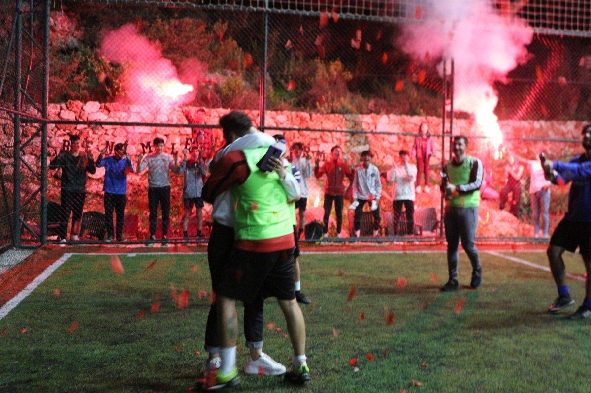 Antalya'da kız arkadaşına sakatlık numarasıyla evlilik teklifi yaptı