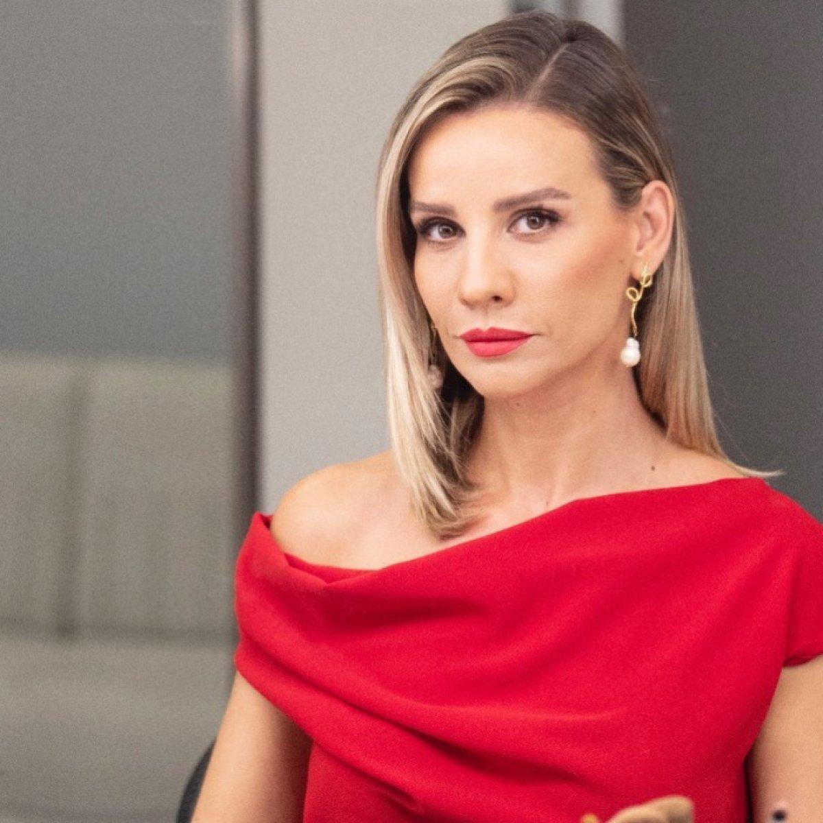 Esra Erol'dan sıfır makyaj pozu