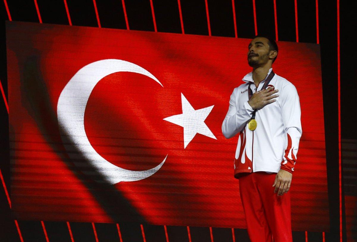 Ferhat Arıcan altın madalya kazandı