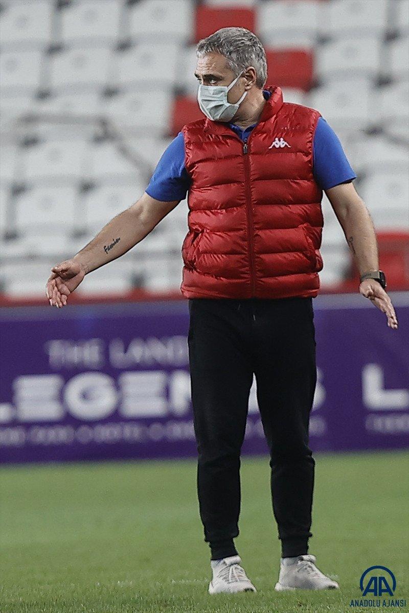 Ersun Yanal'dan Lukas Podolski'ye destek