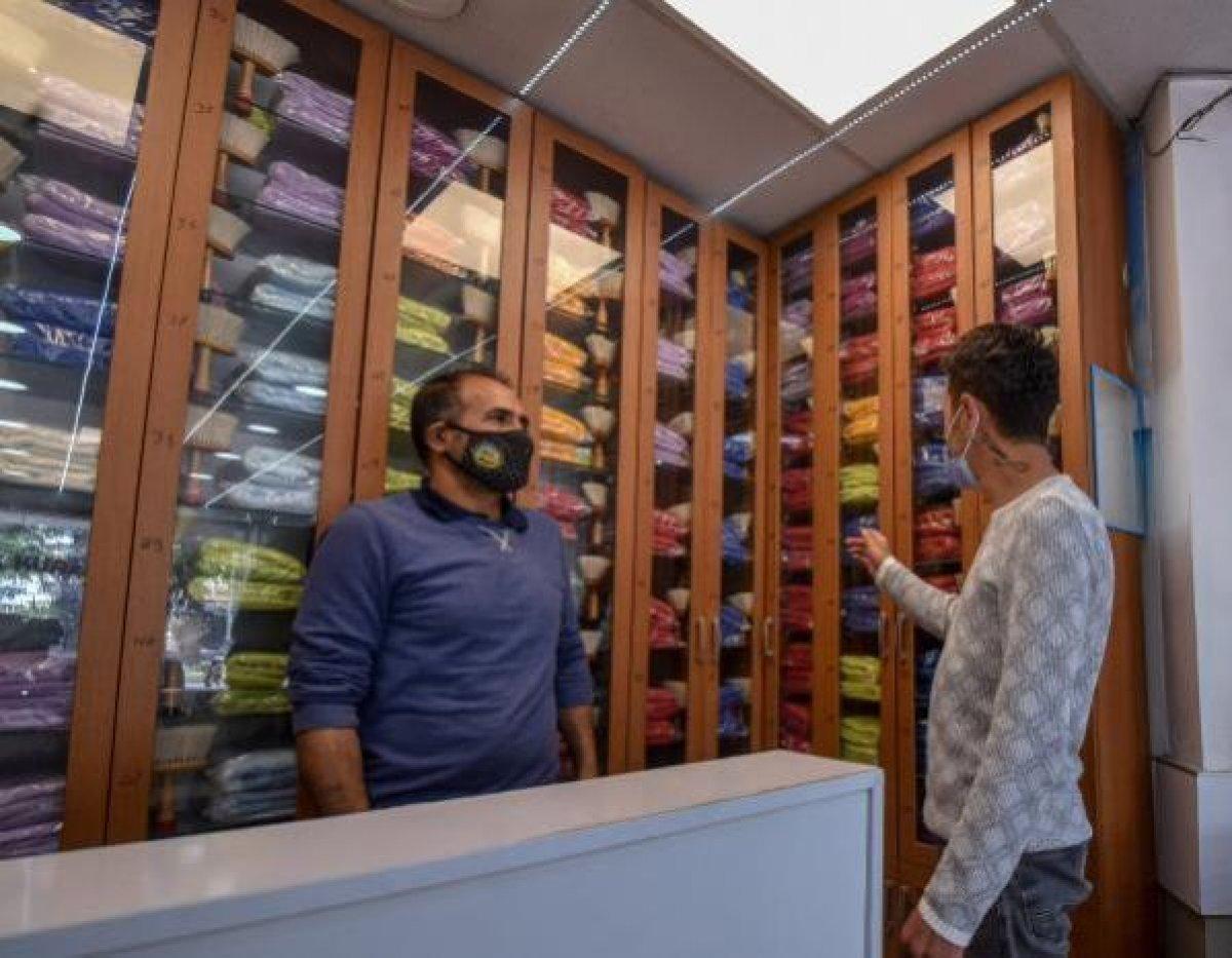 Antalyalı berberden müşterilerine özel dolap