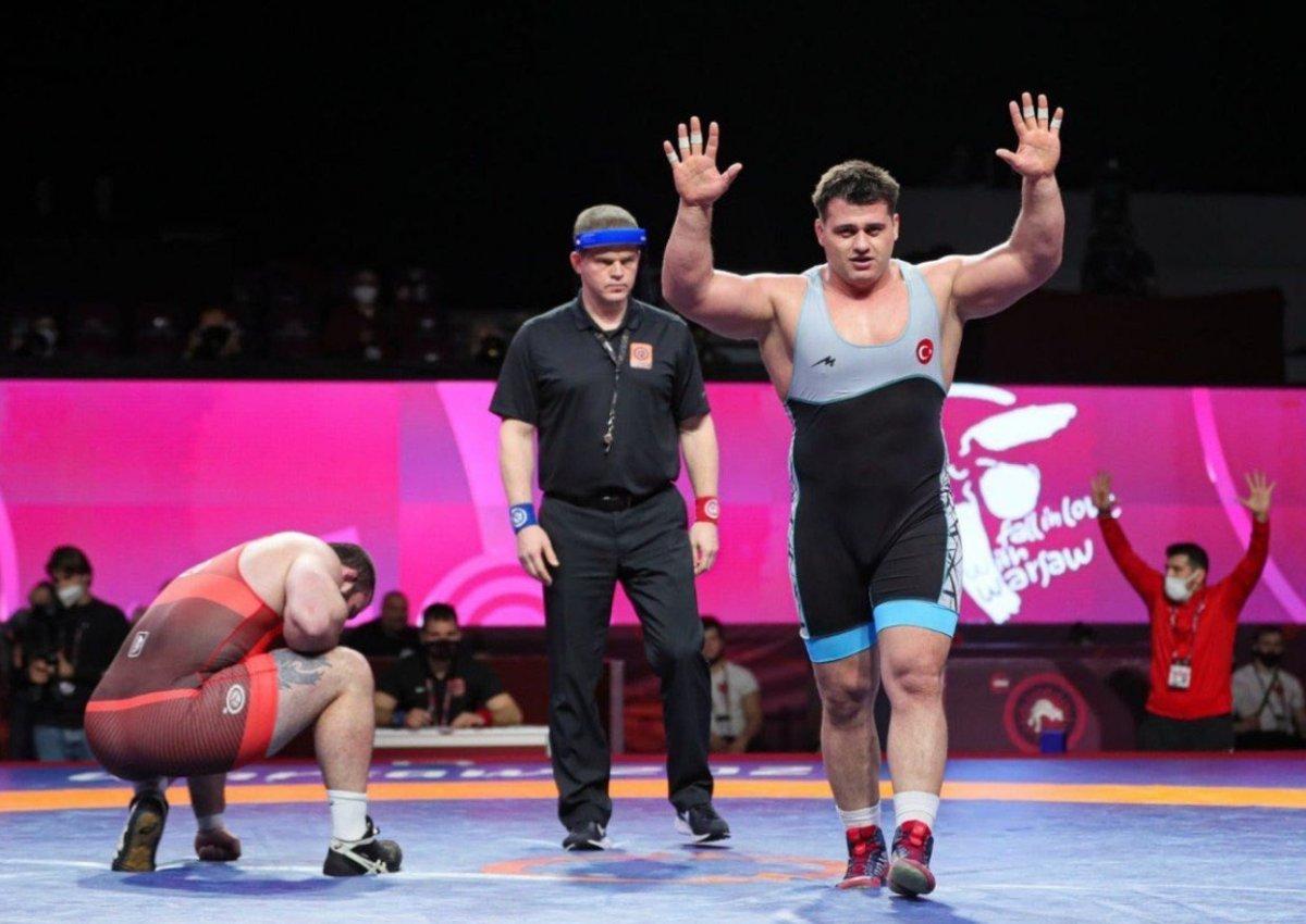 Rıza Kayaalp yurda döndü