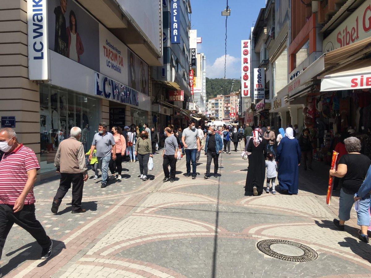 Aydınlılar güneşli havanın tadını çıkardı