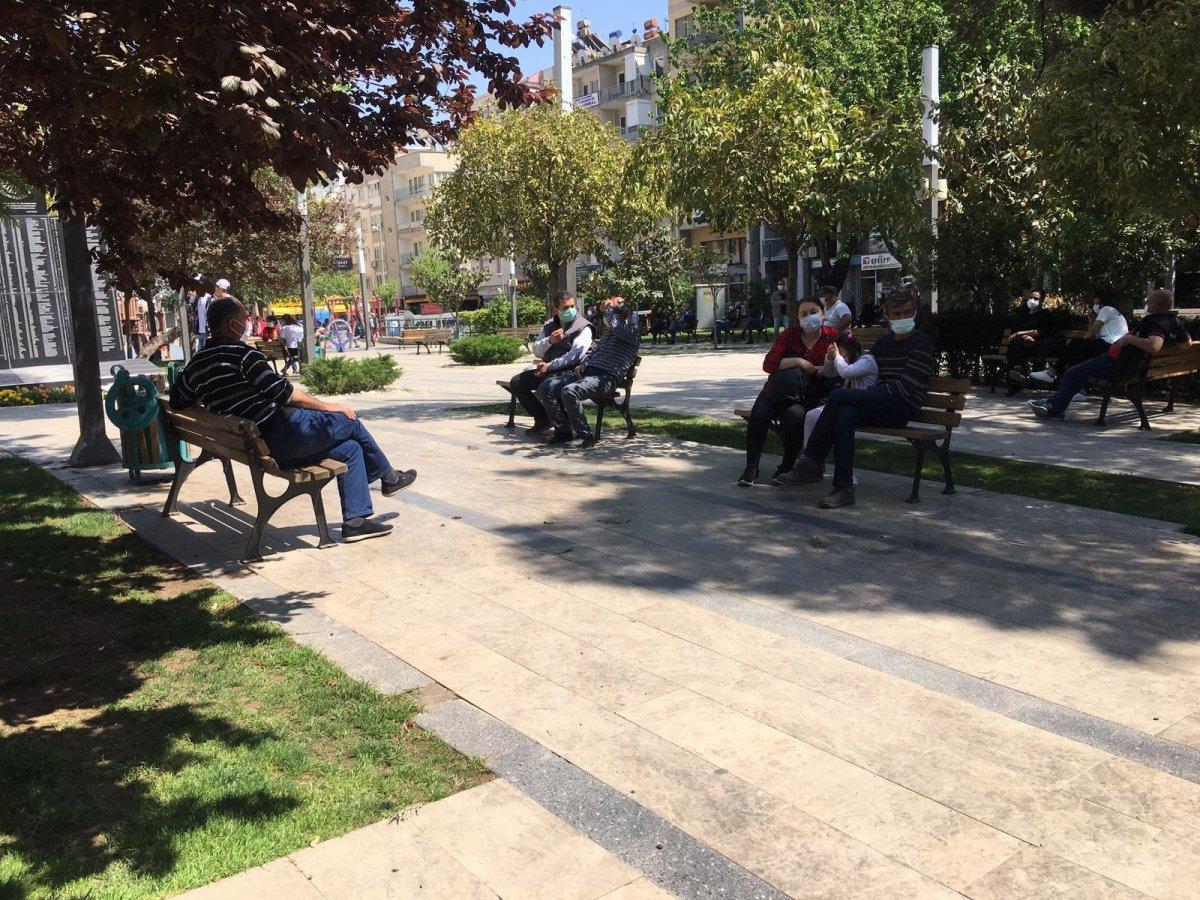 Aydınlılar güneşli havanın tadını çıkardı