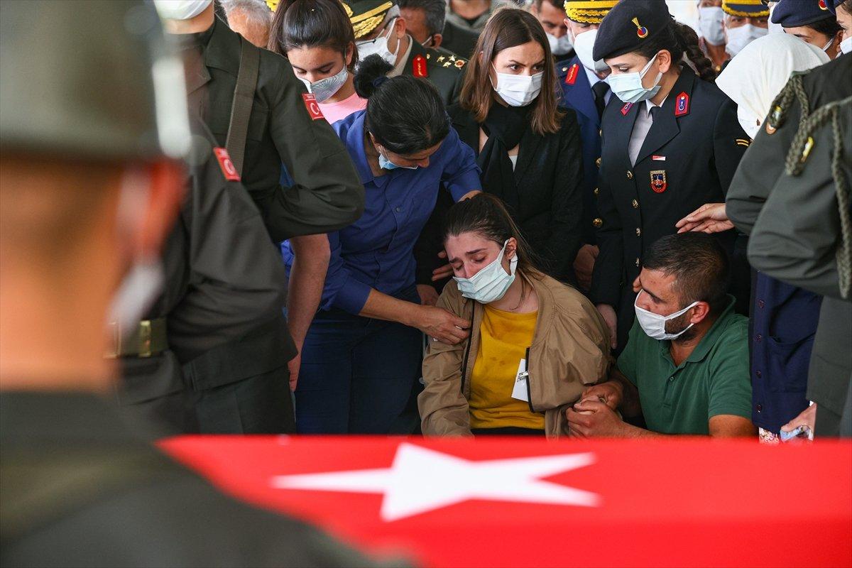 Şehit Teğmen Mehmet Kıvık, İzmir'de defnedildi