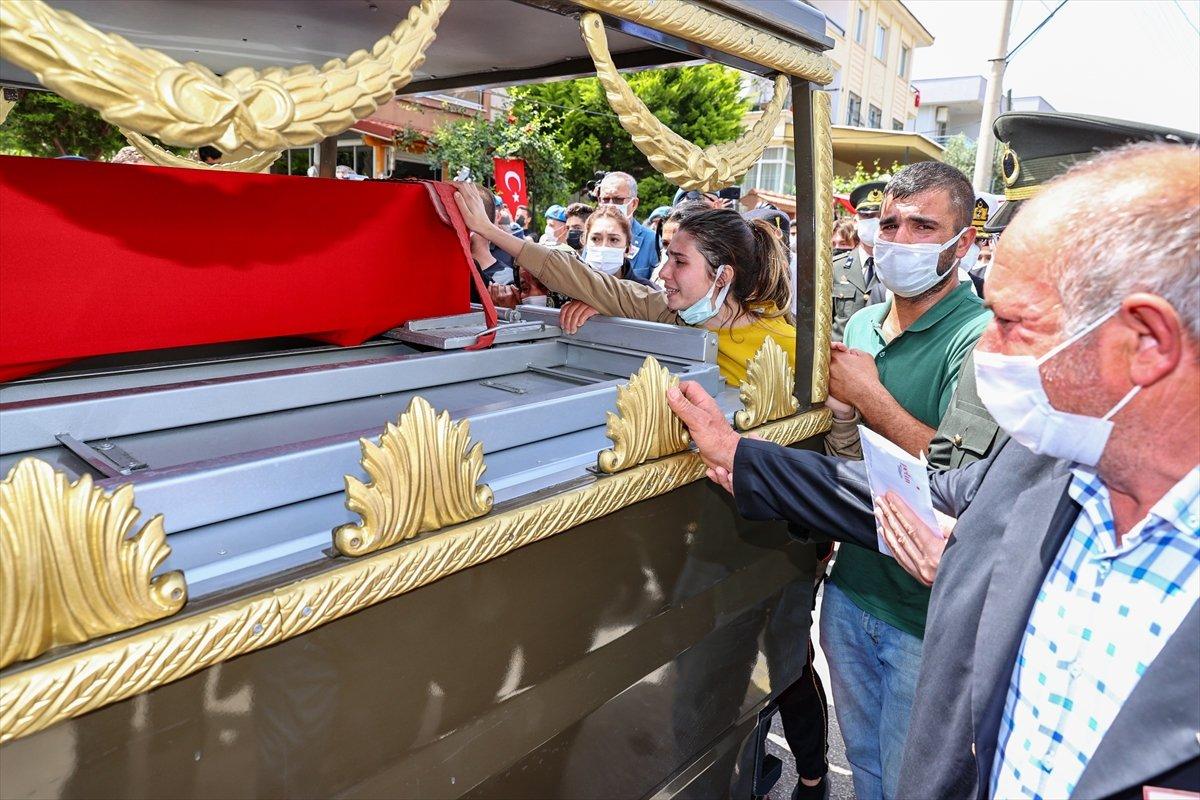 Şehit Teğmen Mehmet Kıvık, İzmir'de defnedildi
