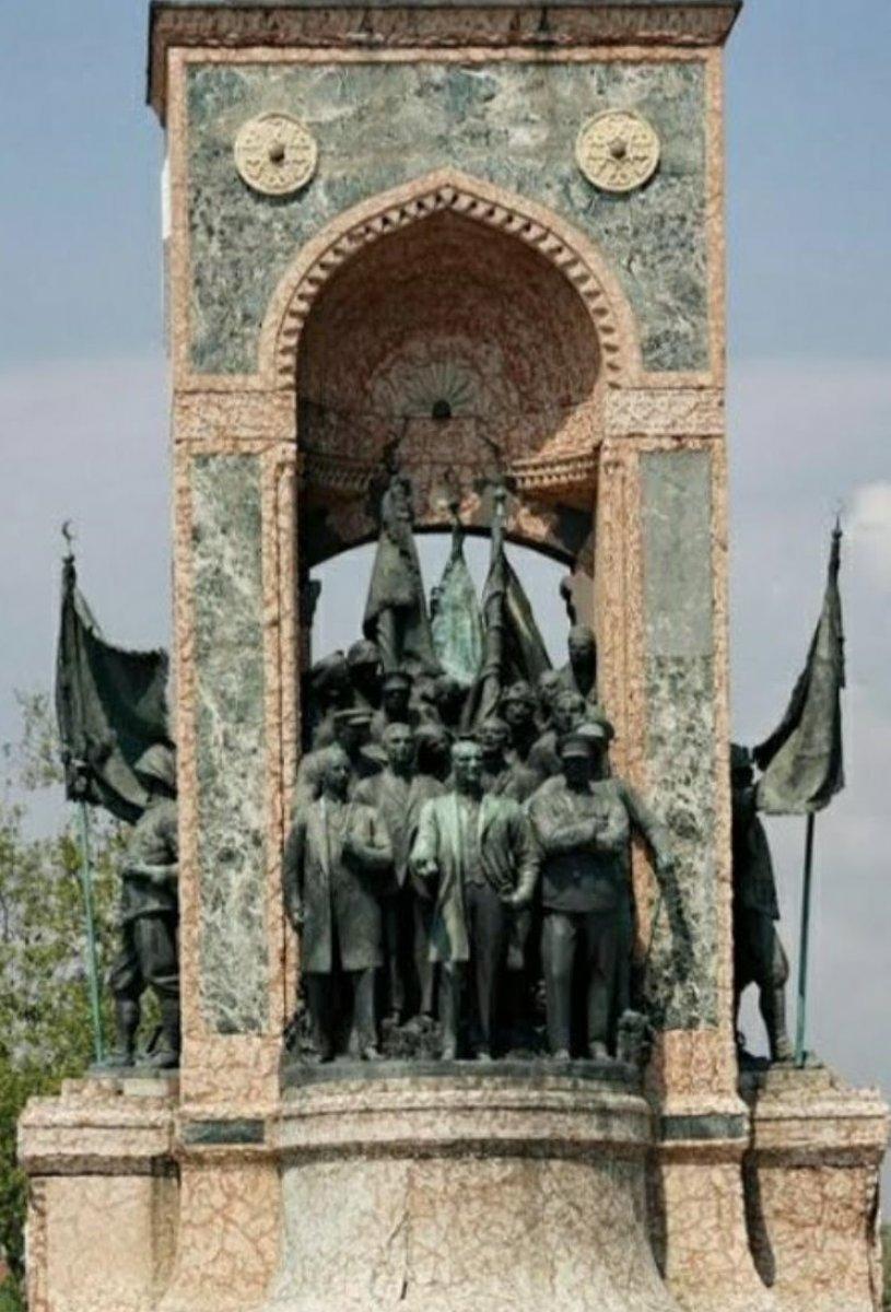 Taksim Anıtı'ndaki eksiklik iki yıl sonra fark edildi