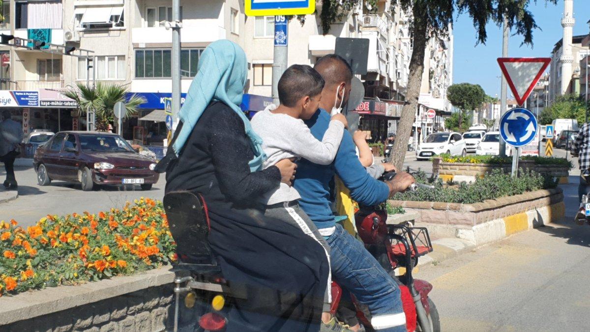 Aydın'da elektrikli bisiklet üzerinde tehlikeli yolculuk