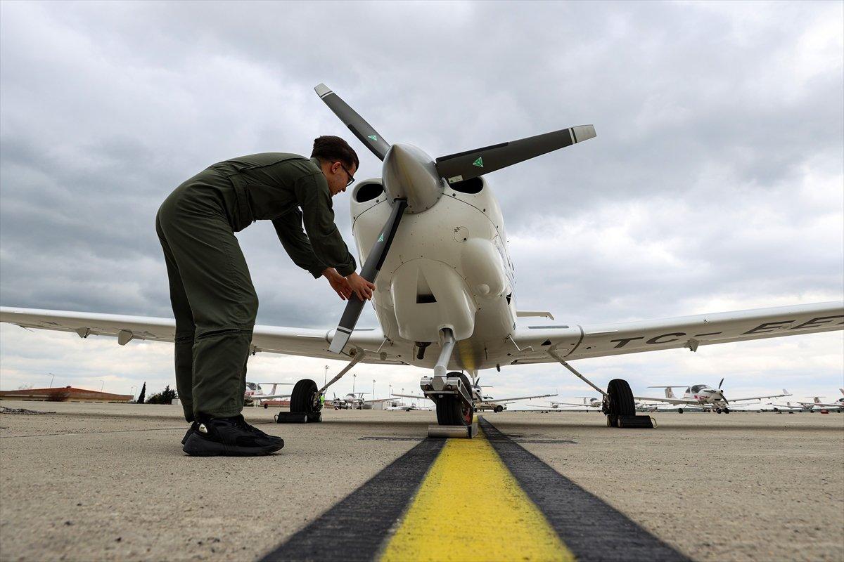 Türkiye'nin 17 yaşındaki en genç pilotu