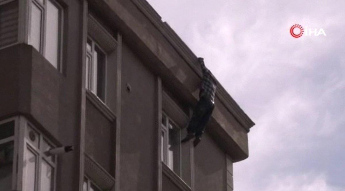 Bağcılar'da 6 katlı binada yangın çıktı