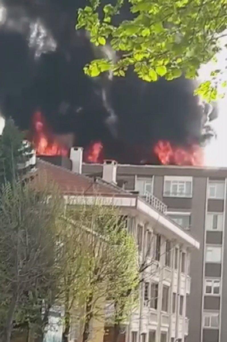 Bağcılar'da 6 katlı binada yangın çıktı