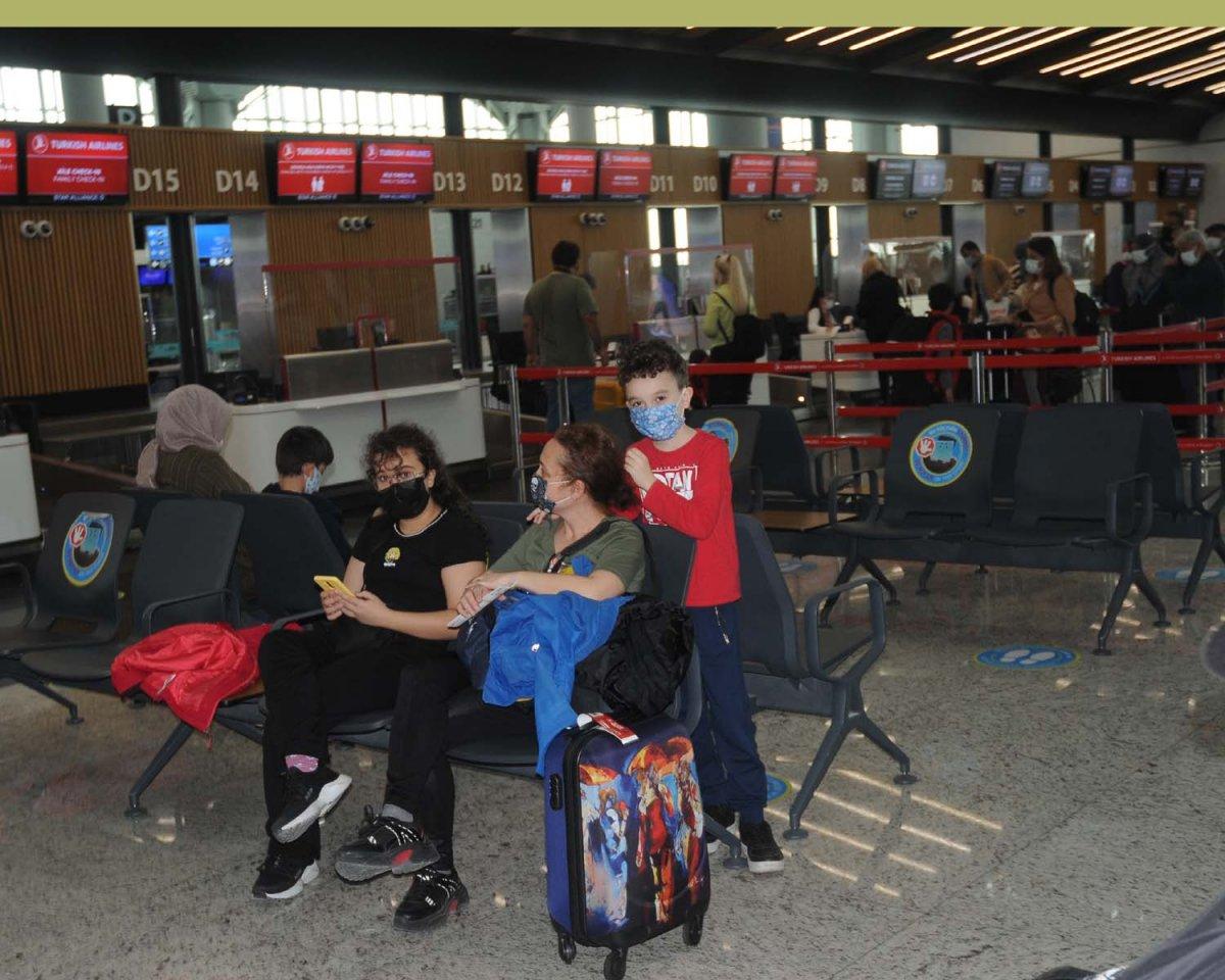 İstanbul Havalimanı'nda tam kapanma hareketliliği