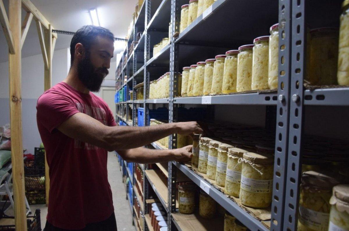 Kocaeli'de genç girişimci, tarıma kazandırdığı arazide 20 kişiyi iş sahibi yaptı