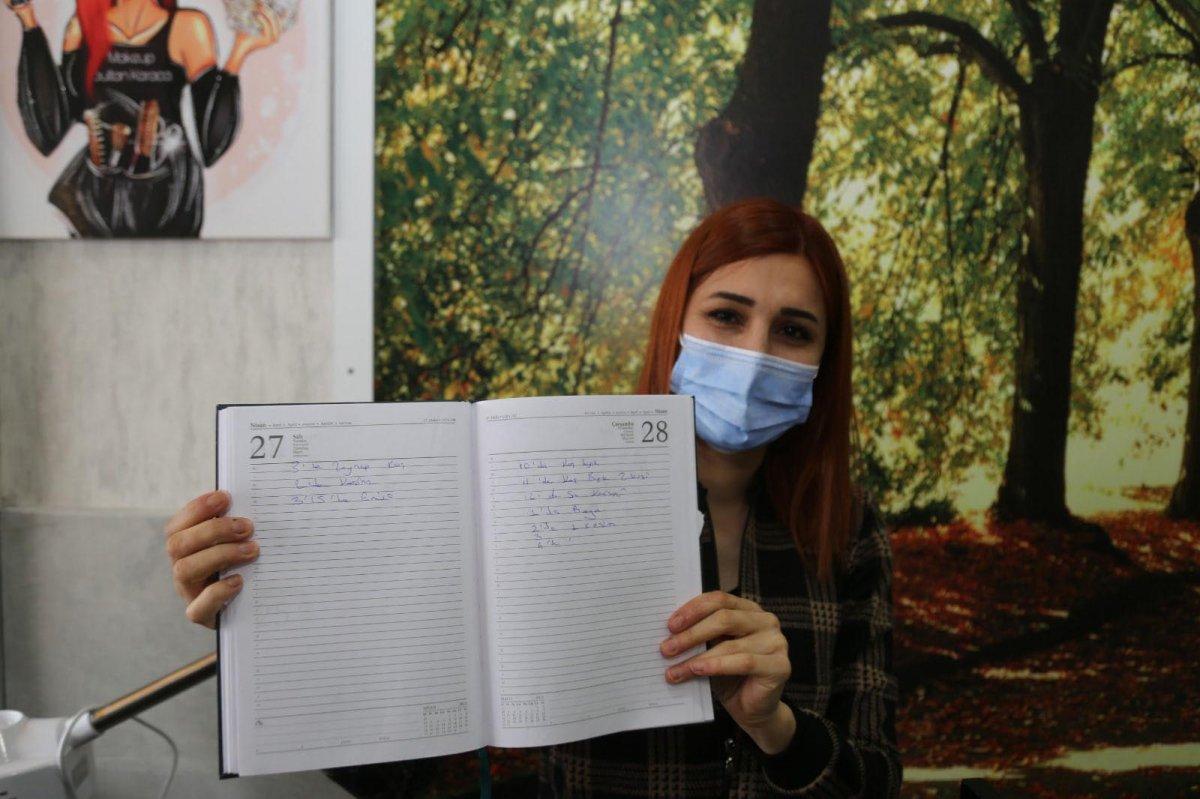 Denizli'de kuaför ve berberlerde yoğunluk yaşanıyor