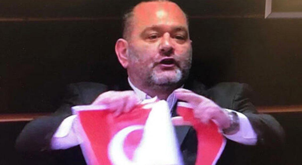 Irkçı vekil Yannis Lagos, Yunanistan'a iadesine karşı çıktı