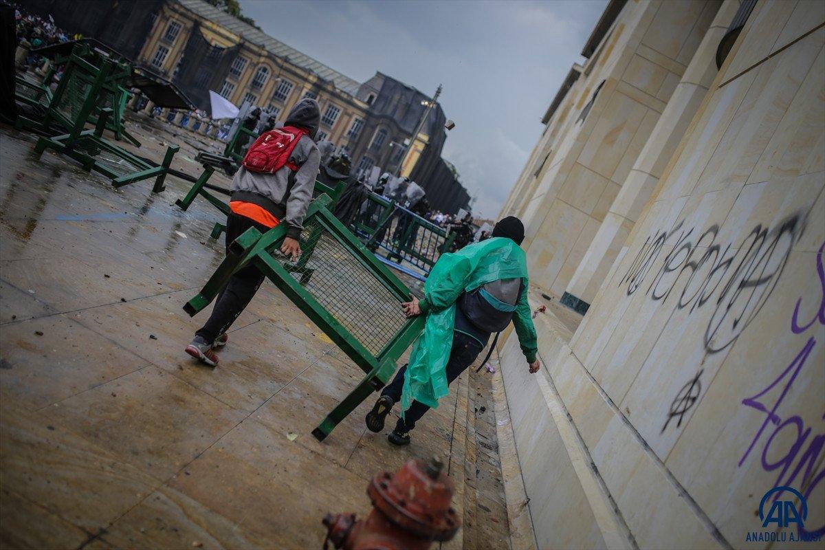 Kolombiya'da vergi reformu protestolarında olaylar çıktı