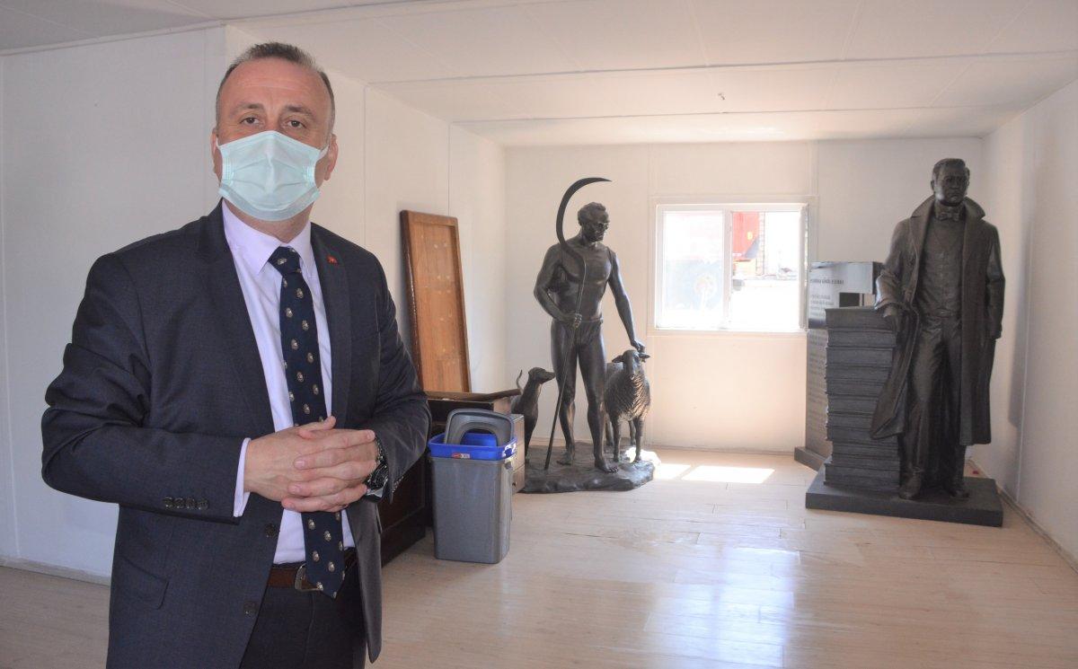 Sinop’ta Sabahattin Ali ve Tarzan Kemal'in heykelleri hazırlandı