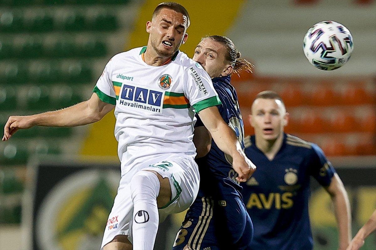 Fenerbahçe, deplasmanda Alanyaspor'la golsüz berabere kaldı