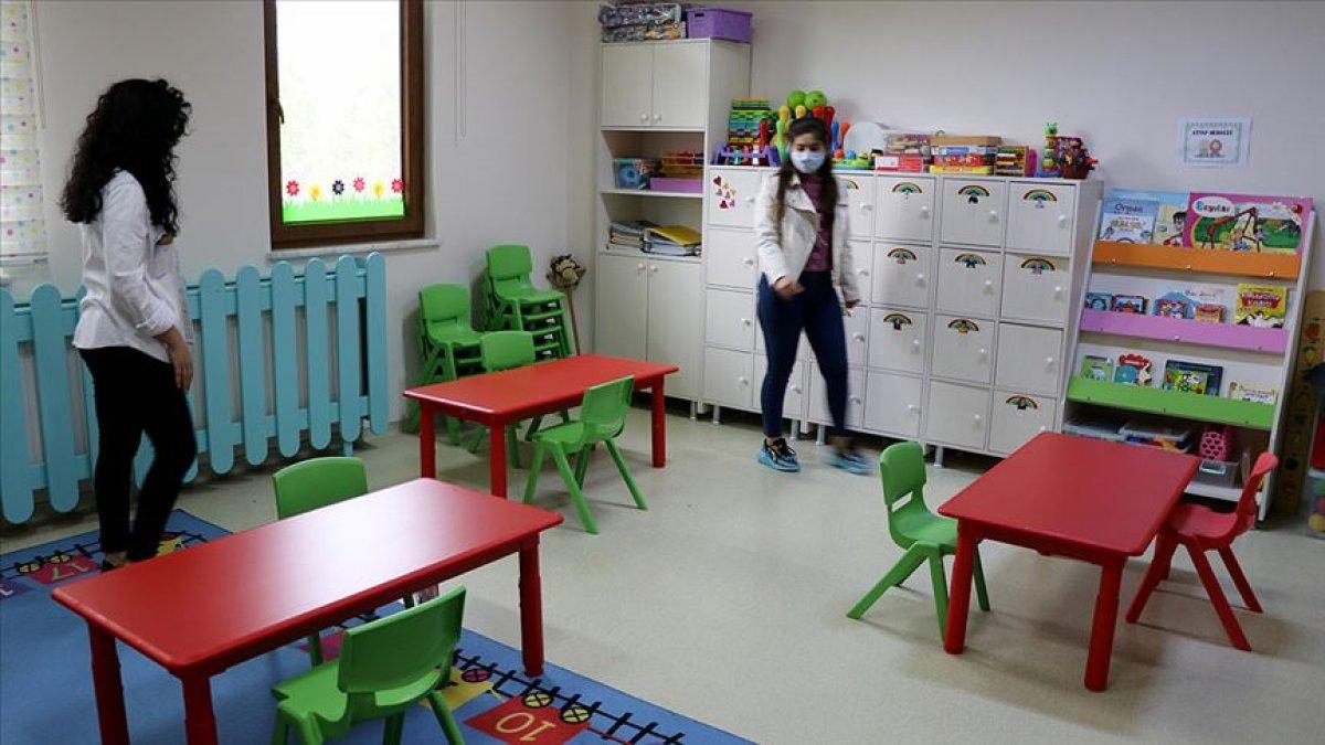 Derya Yanık: Kreşler muaf aile çocukları için açık olacak