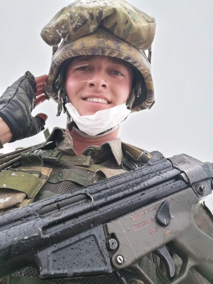 Şehidin kız arkadaşından duygulandıran paylaşım