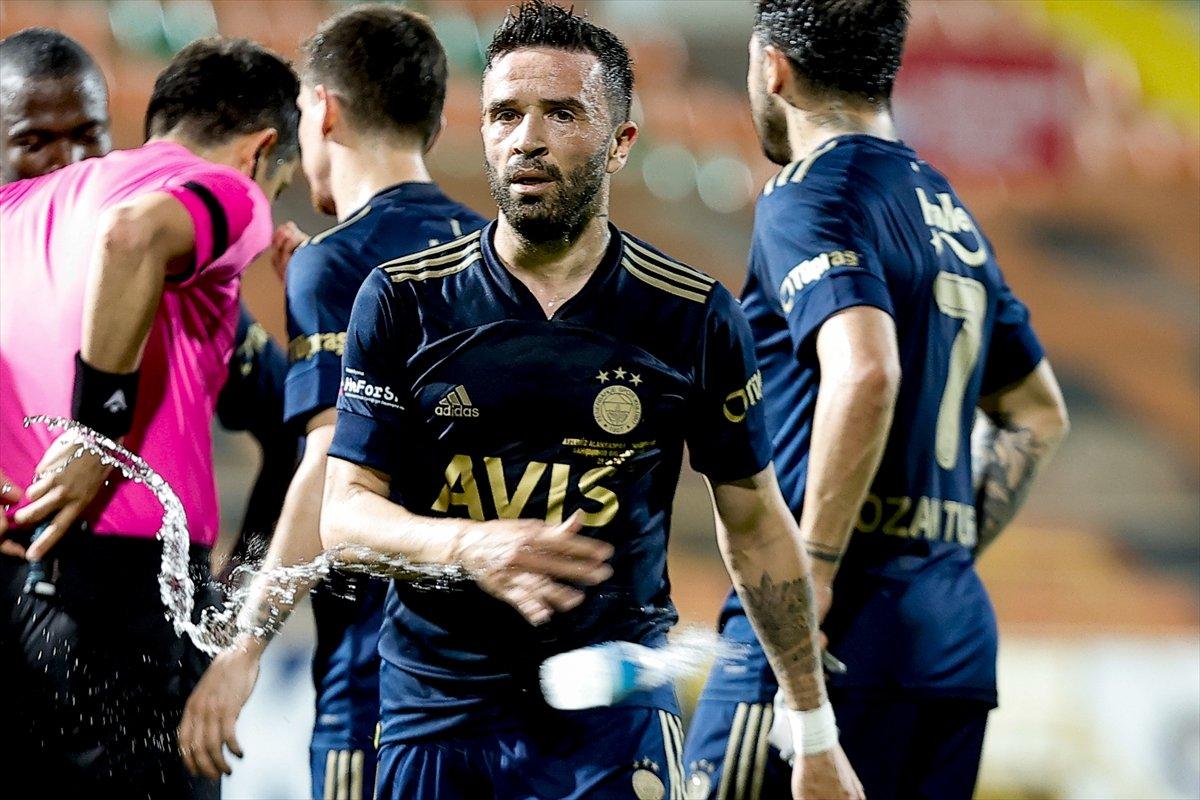 Fenerbahçe, deplasmanda Alanyaspor'la golsüz berabere kaldı