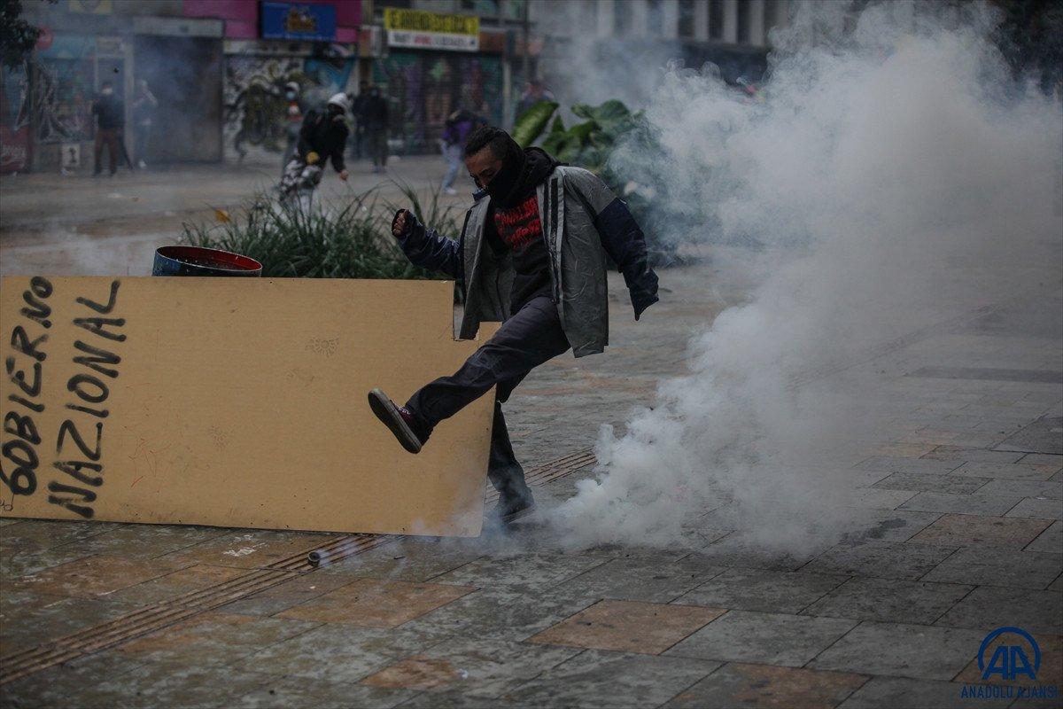 Kolombiya'da vergi reformu protestolarında olaylar çıktı