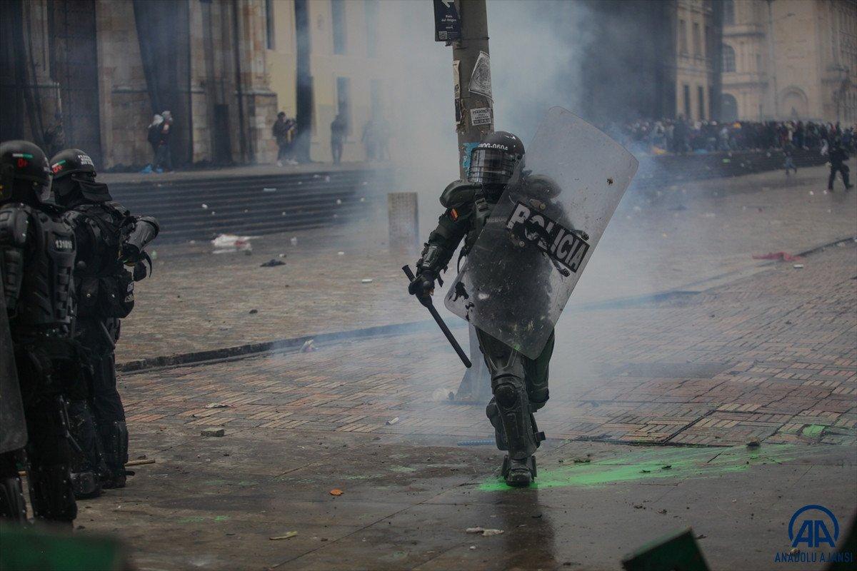 Kolombiya'da vergi reformu protestolarında olaylar çıktı