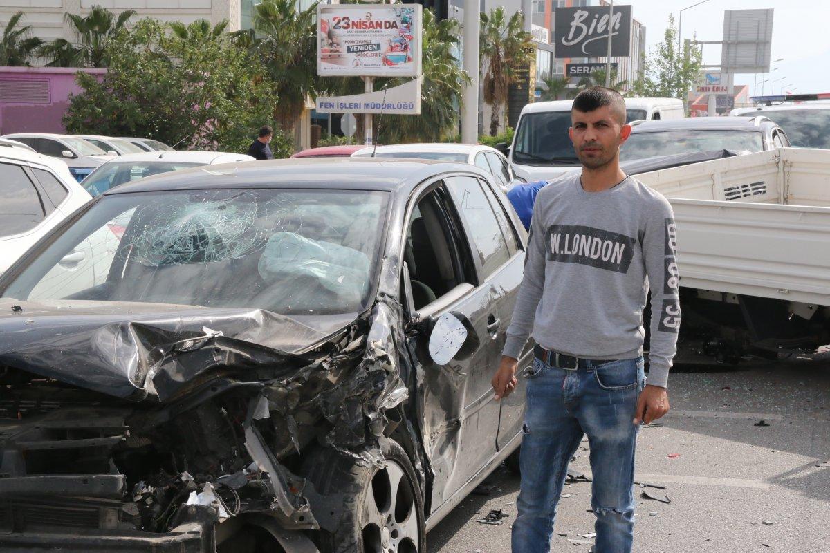 Antalya'da iki saat önce aldığı aracıyla kazaya karıştı
