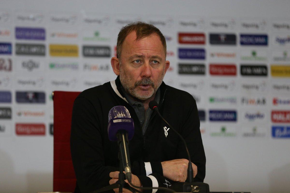 Sergen Yalçın: Şampiyon olmayalım diye uğraşıyorlar