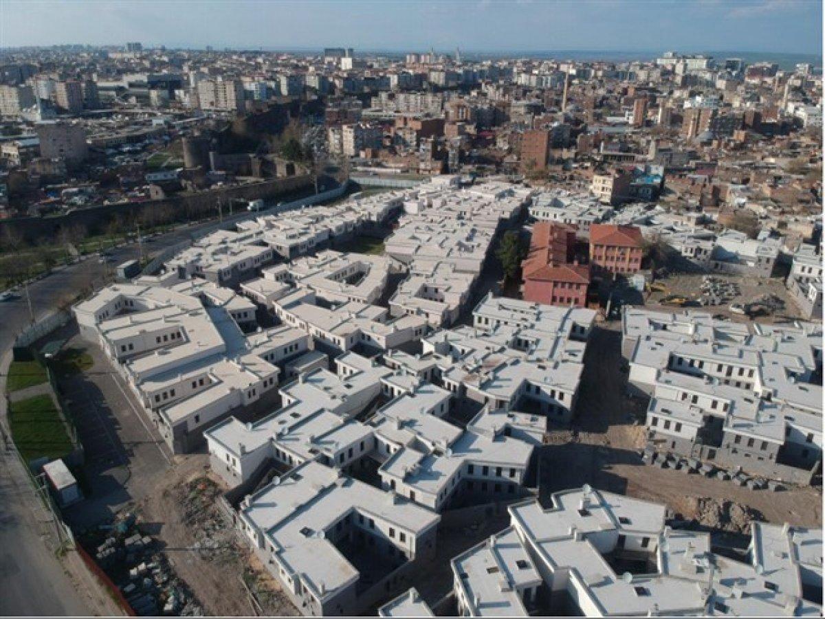 Sur’da yapımı tamamlanan yapılar hak sahiplerine teslim edilecek