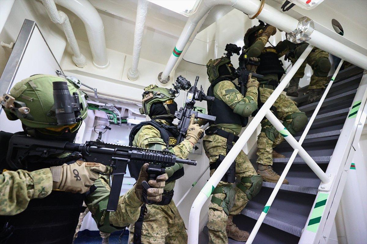 'Timsahlar' Mavi Vatan'daki zorlu görevlere böyle hazırlanıyor